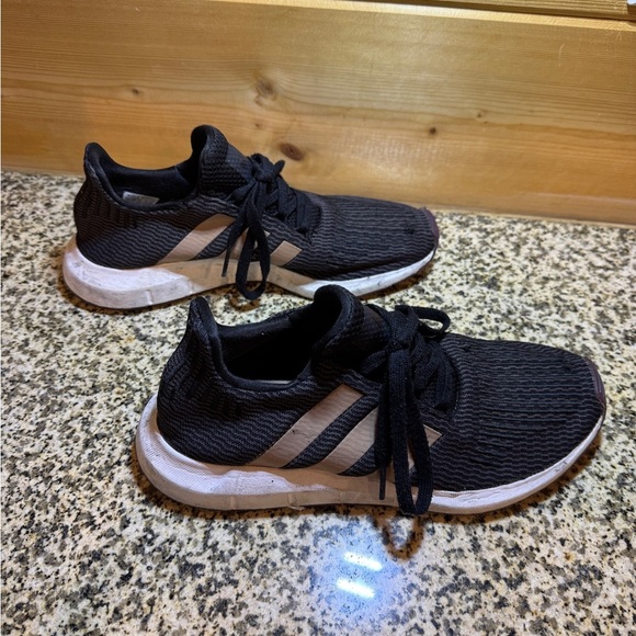 Adidas Black and Purple Running Shoes  Size 8 - Picture 4 of 10